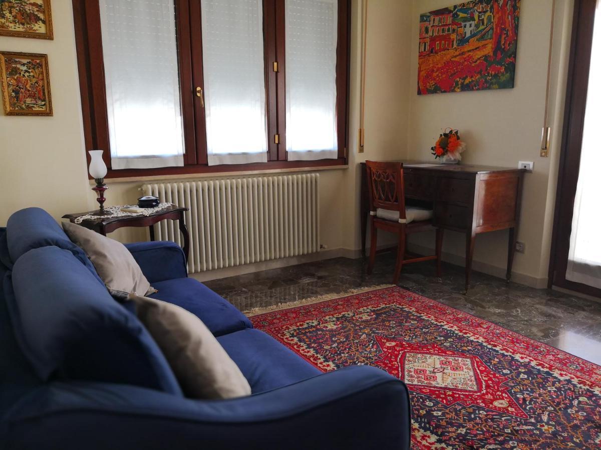 Tres Chic Bed & Breakfast Civitanova Marche Exterior foto